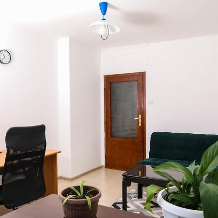 Krichim Apartments,Three-Bedroom, Large Apartment, Top Center 소피아 외부 사진