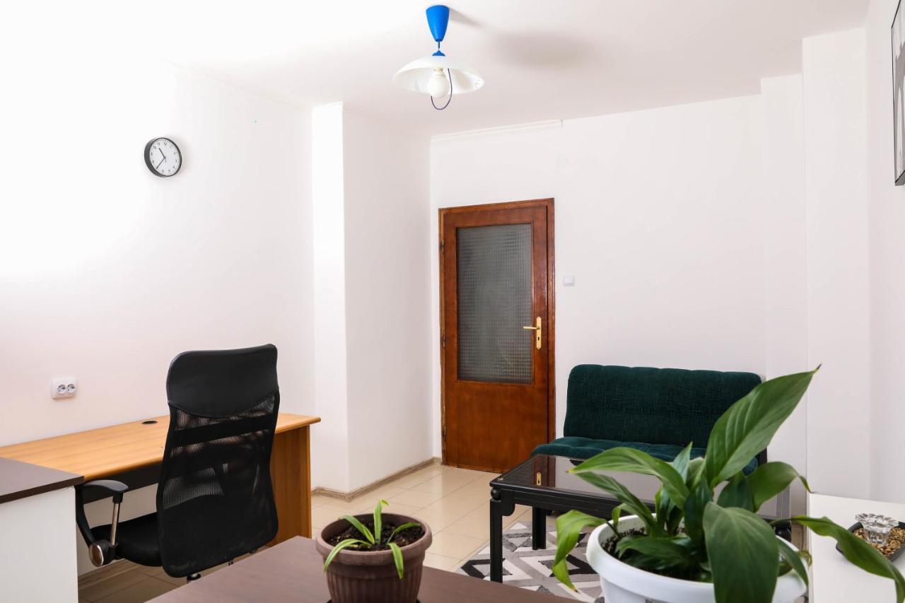 Krichim Apartments,Three-Bedroom, Large Apartment, Top Center 소피아 외부 사진