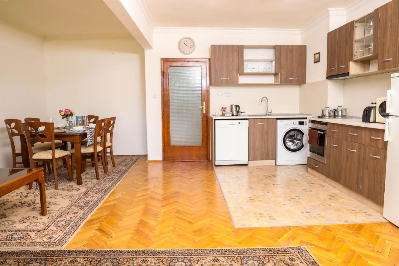 Krichim Apartments,Three-Bedroom, Large Apartment, Top Center 소피아 외부 사진