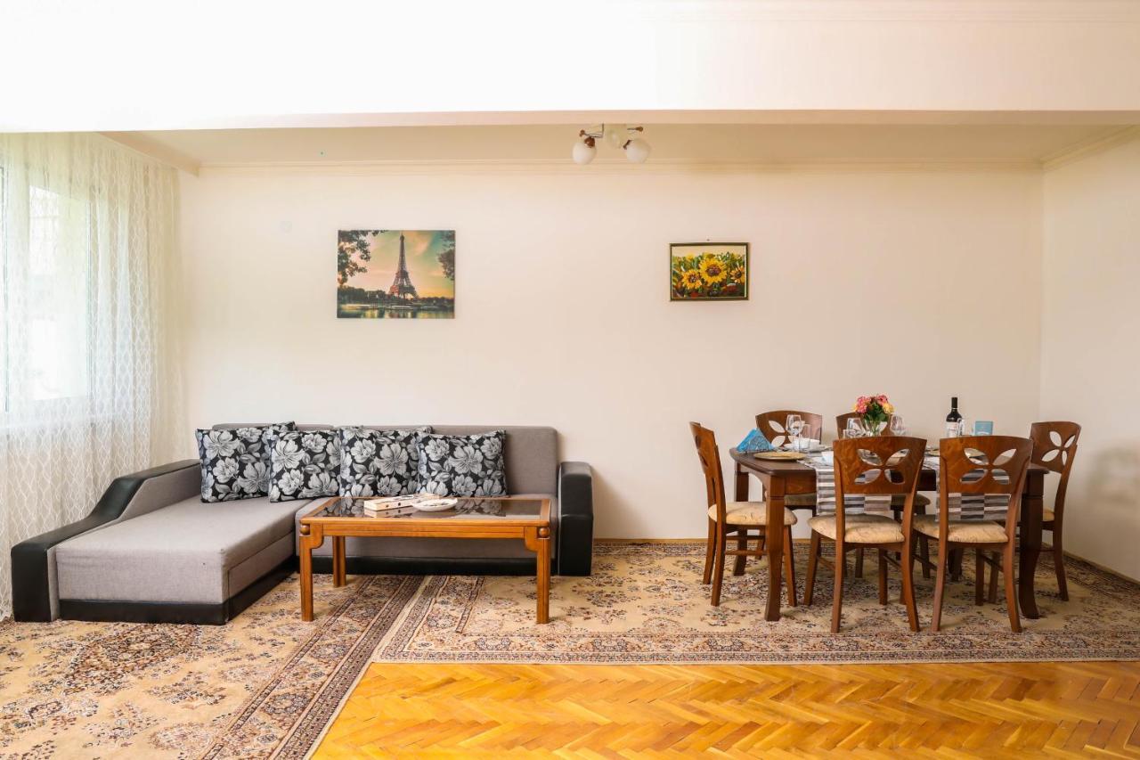 Krichim Apartments,Three-Bedroom, Large Apartment, Top Center 소피아 외부 사진